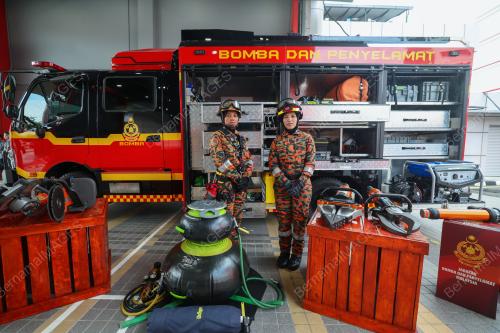 TEMURAMAH ANGGOTA STORM WANITA