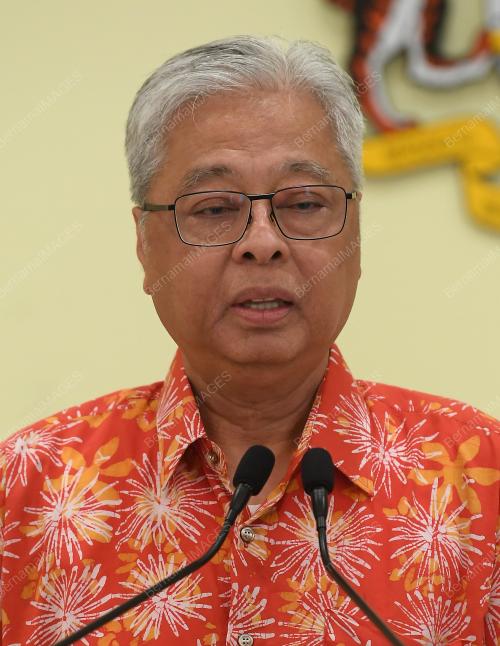 DATUK SERI ISMAIL SABRI YAAKOB
