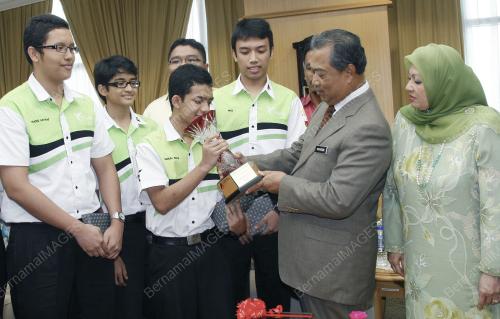 MUHYIDDIN YASSIN