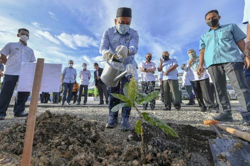 DATUK SERI TUAN IBRAHIM TUAN MAN
