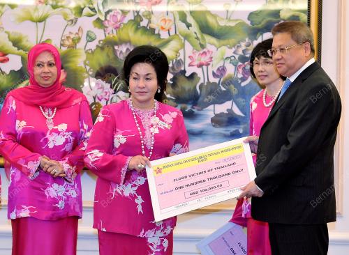 DATIN SERI ROSMAH MANSOR