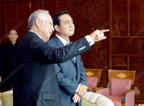 PTJ09_01122014_PM_THAILAND