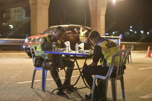 PETUGAS BARISAN HADAPAN KESELAMATAN BERSAHUR