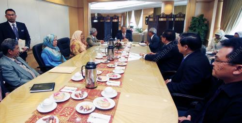 TAN SRI MUHYIDDIN YASSIN