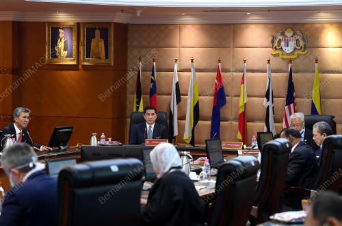 DATUK SERI MOHAMED AZMIN ALI