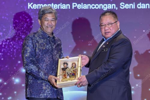 DATUK SERI MOHAMAD HASAN