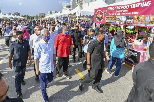 DATUK SERI ISMAIL SABRI YAAKOB