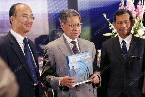 MUSTAPA MOHAMED