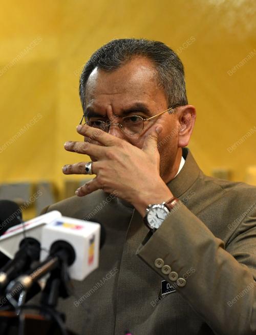 DATUK SERI DR DZULKEFLY AHMAD