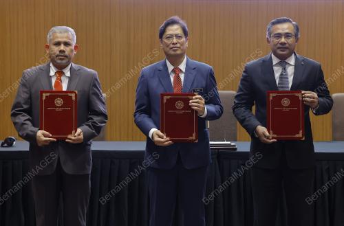 TAN SRI AZAM BAKI