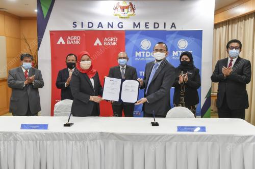DATUK SERI DR RONALD KIANDEE