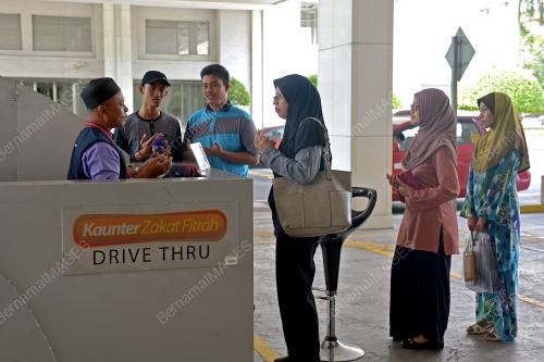 PTJ09_07062017_DRIVE_THRU