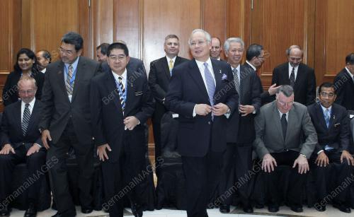 MOHD NAJIB TUN ABDUL RAZAK