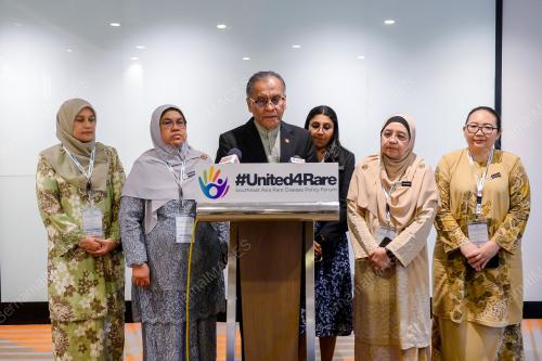 DATUK SERI DR DZULKEFLY AHMAD