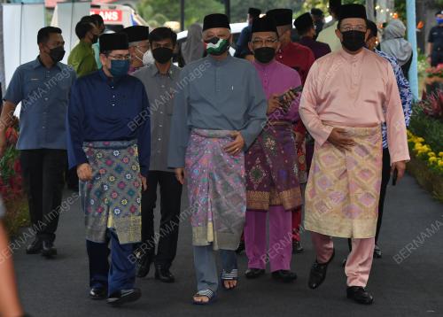 DATUK SERI ISMAIL SABRI YAAKOB