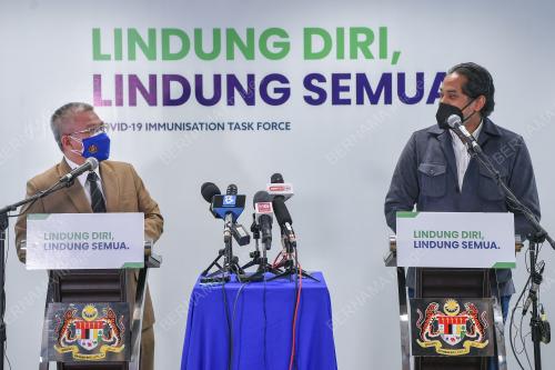 DATUK SERI DR ADHAM BABA & KHAIRY JAMALUDDIN