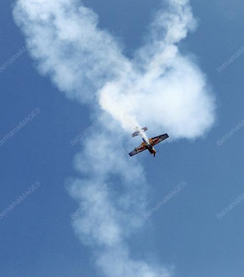 PTJ09_08102013_AIR_RACE