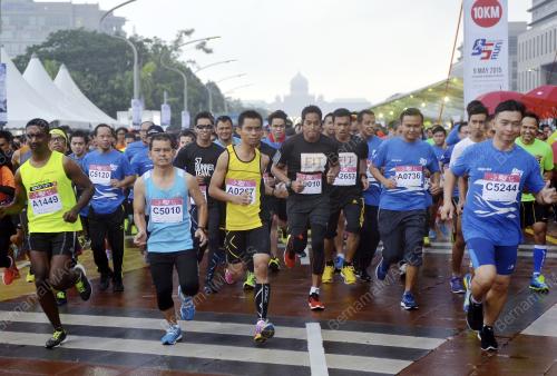 PTJ09_09052015_KJ_9to5RUN