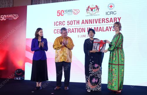 TAN SRI TUNKU PUTERI INTAN SAFINAZ SULTAN ABDUL HALIM
