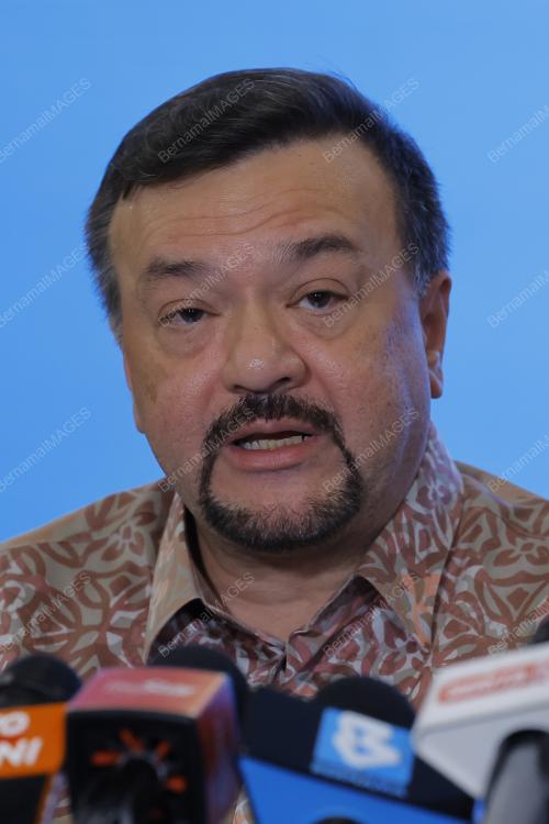 DATUK SERI AMIR HAMZAH AZIZAN