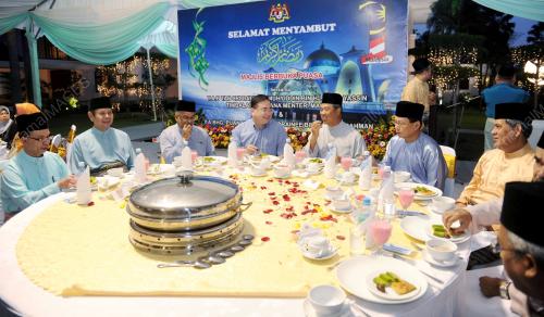 TAN SRI MUHYIDDIN YASSIN