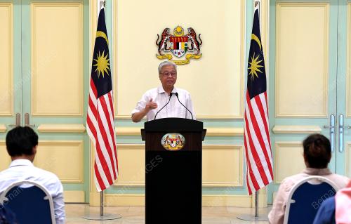 DATUK SERI ISMAIL SABRI YAAKOB