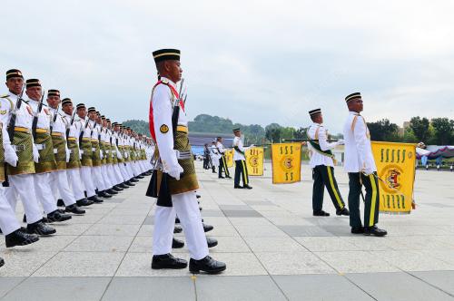 ISTIADAT MENGARAK PANJI PANJI YANG DI PERTUAN AGONG