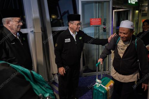 DATUK DR MOHD NA'IM MOKHTAR