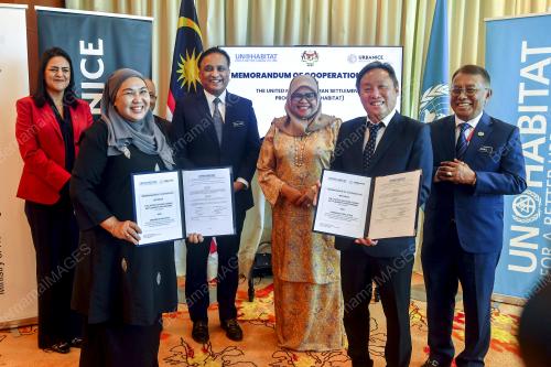 DATUK SERI REEZAL MERICAN NAINA MERICAN