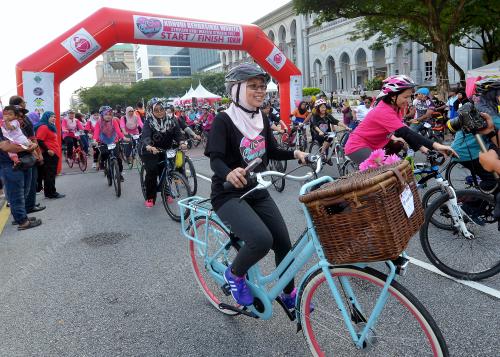 PTJ09_11032017_WANITA