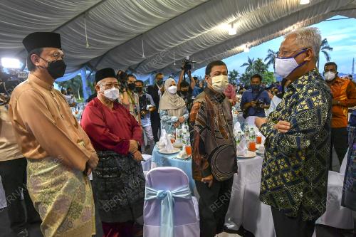 DATUK SERI ISMAIL SABRI YAAKOB