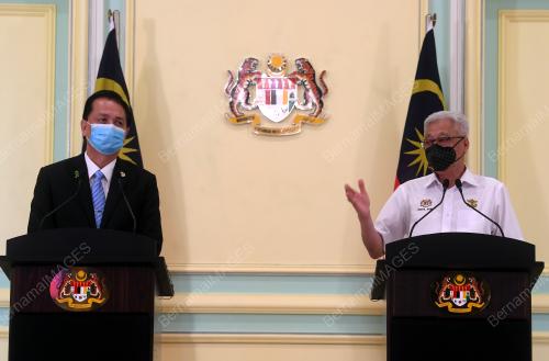 DATUK SERI ISMAIL SABRI YAAKOB