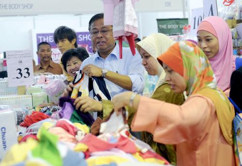 DATUK SERI ISMAIL SABRI YAAKOB