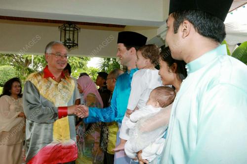 MOHD NAJIB TUN ABDUL RAZAK