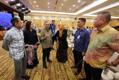DATUK FAHMI FADZIL