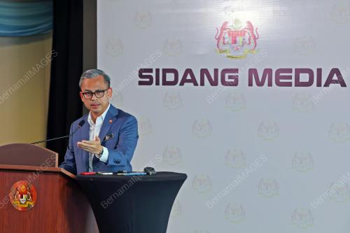 FAHMI FADZIL
