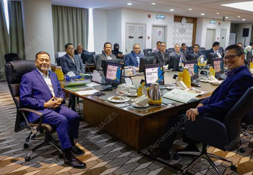 DATUK SERI RAMLAN HARUN