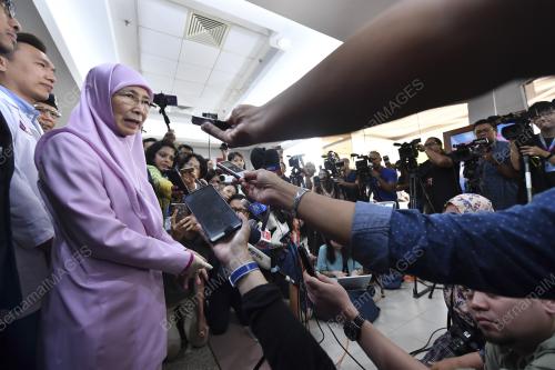 DATUK SERI DR WAN AZIZAH ISMAIL