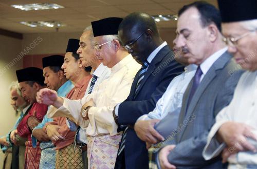 MOHD NAJIB TUN ABDUL RAZAK