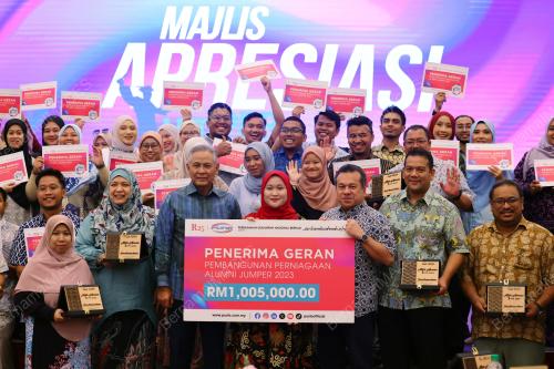 TAN SRI ACRYL SANI ABDULLAH SANI