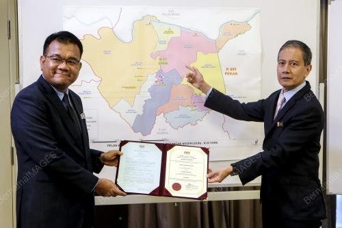 DATUK AZHAR AZIZAN HARUN
