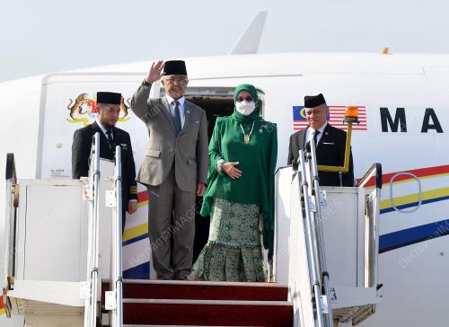 AL-SULTAN ABDULLAH RI'AYATUDDIN AL-MUSTAFA BILLAH SHAH
