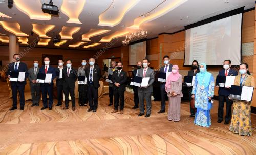 DATUK DR NOOR AZMI GHAZALI