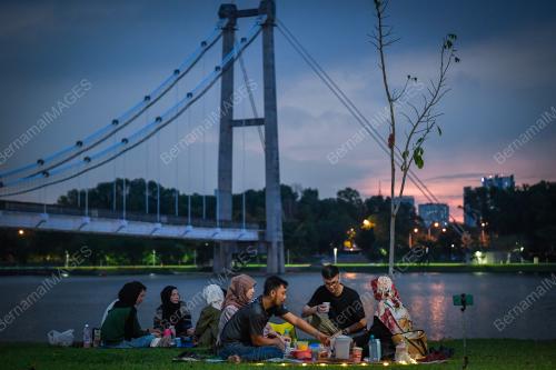 BERBUKA PUASA DI PUTRAJAYA