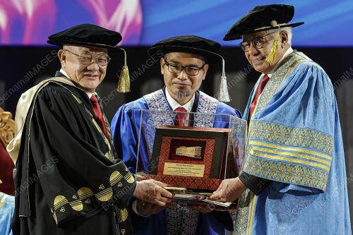 TUN AHMAD FUZI ABDUL RAZAK
