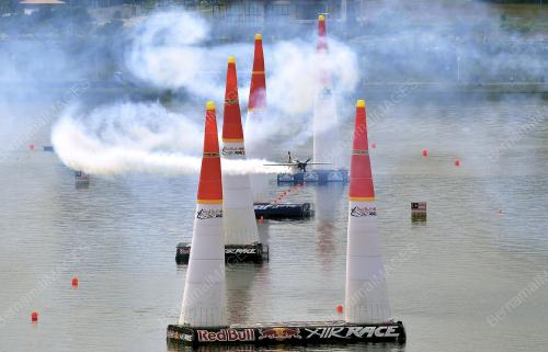 PTJ09_17052014_AIR_RACE