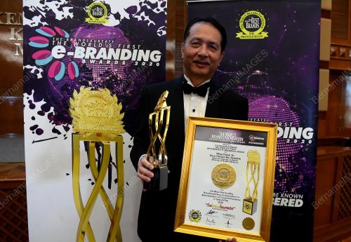DATUK DR NOOR HISHAM ABDULLAH