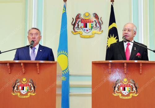 PTJ09_18042012_NAJIB_NURSULTAN