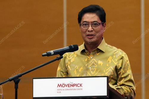 TAN SRI AZAM BAKI