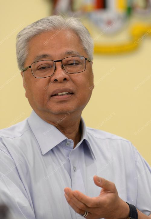 DATUK SERI ISMAIL SABRI YAAKOB